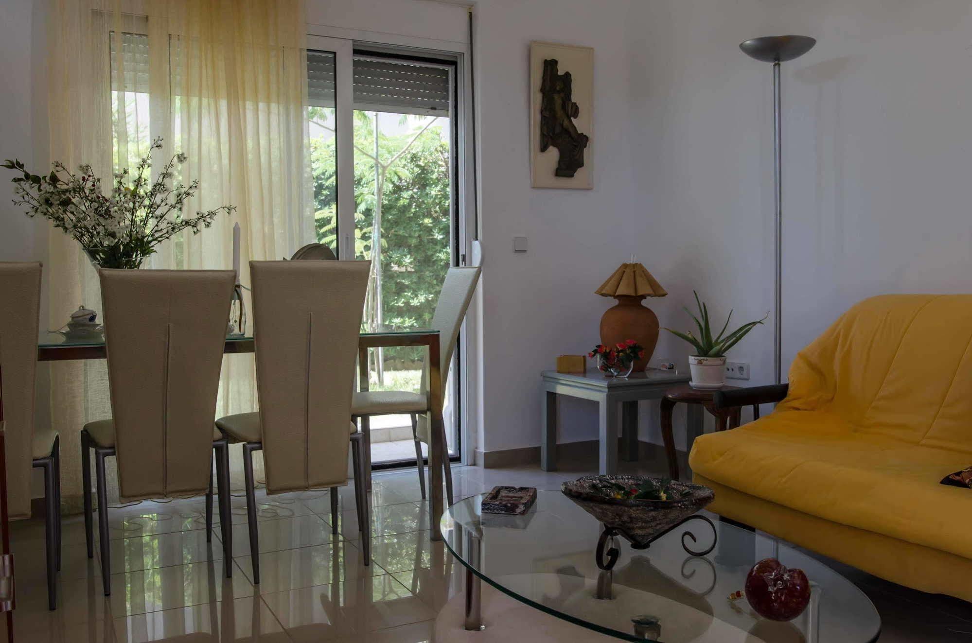Goji Vegan Hotel เอียลิซอส ภายนอก รูปภาพ