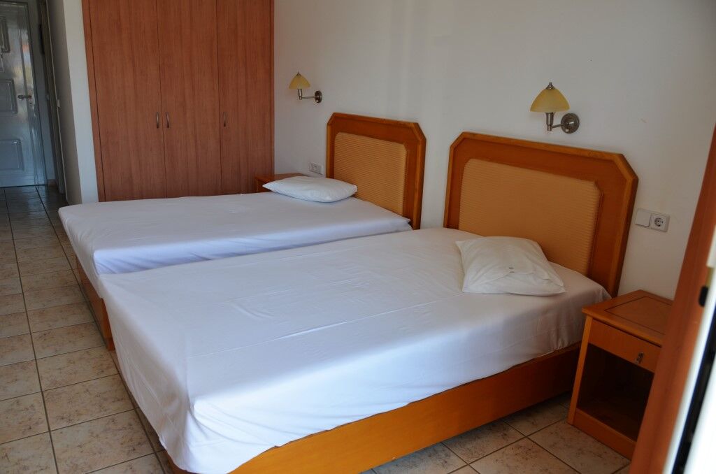 Goji Vegan Hotel เอียลิซอส ภายนอก รูปภาพ